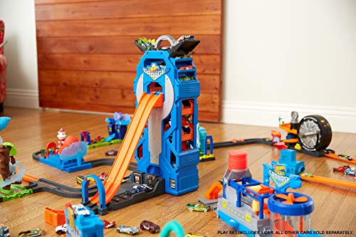 Hot Wheels FTB68 City Mega Garage Connectable Play Set with Diecast and Mini Toy Car