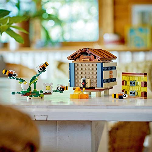 LEGO Creator 31143 3 in 1 Birdhouse, Beehive or Hedgehog and Squirrel 476 Pieces